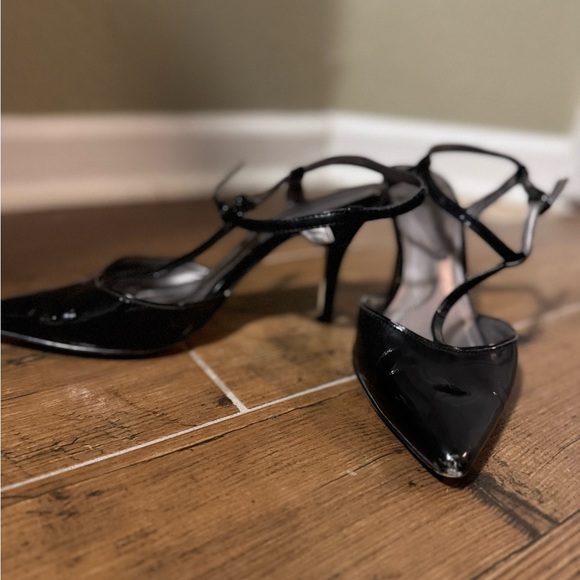 Tahari Black Patent Leather Strappy Heels – Size 7.5 - Picture 3 of 7